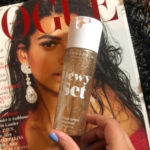 anastasia dewy set setting spray